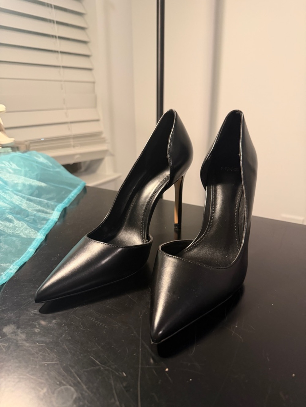 Mango Classic Black Pointed-Toe Women's Pumps 38